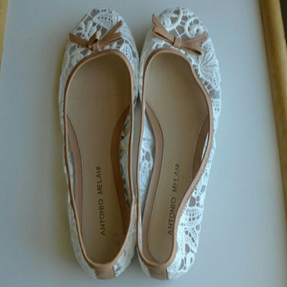 Antonio Melani White Lace Ballet Flats Bow Tan Trim - Size 8 NWoT